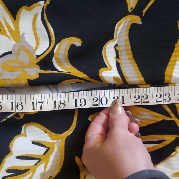 Black & Gold floral dress - Picture 9 of 12